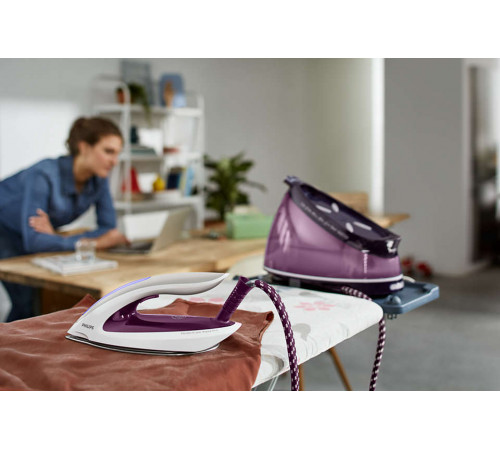 უთო ორთქლის გენერატორით PHILIPS PerfectCare Aqua Pro GC9315/30 უთო ორთქლის გენერატორით PHILIPS PerfectCare Aqua Pro GC9315/30